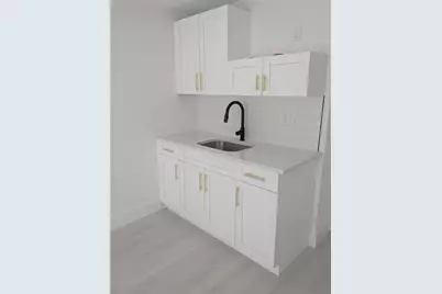 21 SE 11 Avenue #Efficiency, Fort Lauderdale, FL 33301 - Photo 6