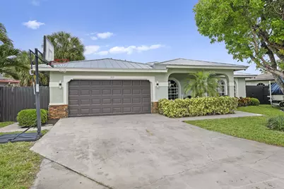 401 NW 16th Place, Pompano Beach, FL 33060 - Photo 2