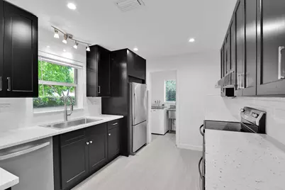 908 NE 8th Avenue, Delray Beach, FL 33483 - Photo 12