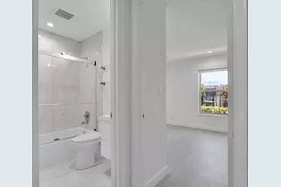 908 NE 8th Avenue, Delray Beach, FL 33483 - Photo 18