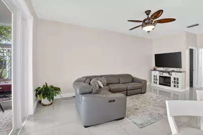 711 Heritage Way, Weston, FL 33326 - Photo 8