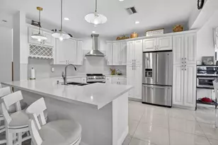 711 Heritage Way, Weston, FL 33326 - Photo 2