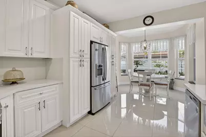 711 Heritage Way, Weston, FL 33326 - Photo 4
