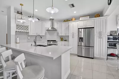711 Heritage Way, Weston, FL 33326 - Photo 2