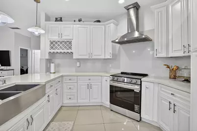 711 Heritage Way, Weston, FL 33326 - Photo 2