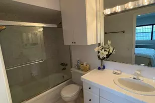 4706 NW 36th St, Lauderdale Lakes, FL 33319 - Photo 14