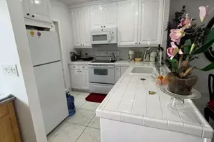 4706 NW 36th St, Lauderdale Lakes, FL 33319 - Photo 6