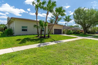 13621 Barberry Drive, Wellington, FL 33414 - Photo 28