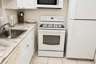 2841 Somerset Dr, Lauderdale Lakes, FL 33311 - Photo 6