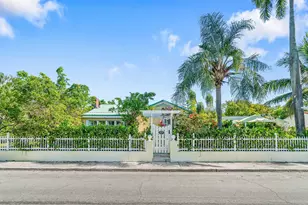 629 Selkirk St, West Palm Beach, FL 33405 - Photo 2