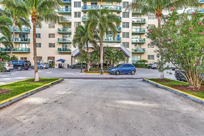 19390 Collins Avenue, Sunny Isles Beach, FL 33160 - Photo 50