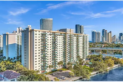 19390 Collins Avenue, Sunny Isles Beach, FL 33160 - Photo 46