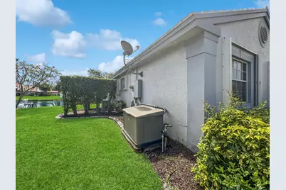 180 NW 47th Avenue, Deerfield Beach, FL 33442 - Photo 2