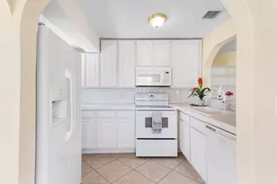272 NE 13th St, Delray Beach, FL 33444 - Photo 8