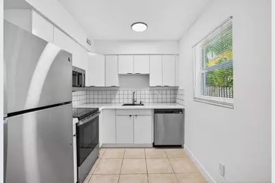 1821 Middle River Drive #2, Fort Lauderdale, FL 33305 - Photo 2