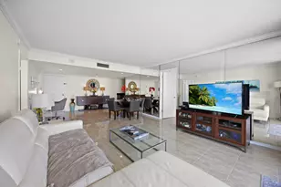 2425 Presidential Way, West Palm Beach, FL 33401 - Photo 10