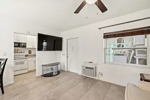 1021 NE 24th Ave, Pompano Beach, FL 33062 - Photo 14
