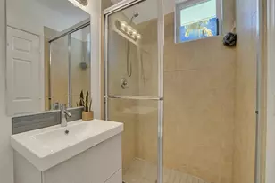 703 SE 16th Ct, Fort Lauderdale, FL 33316 - Photo 26