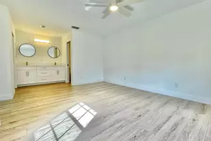 359 Prestwick Cir, Palm Beach Gardens, FL 33418 - Photo 10