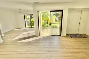 359 Prestwick Cir, Palm Beach Gardens, FL 33418 - Photo 4