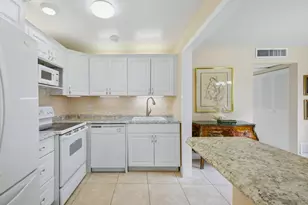154 Tuscany C, Delray Beach, FL 33446 - Photo 2