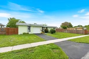7815 NW 68th Terrace, Tamarac, FL 33321 - Photo 2