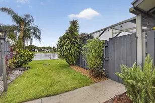 1057 Summit Trail Cir, West Palm Beach, FL 33415 - Photo 4