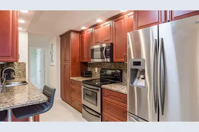 7460 La Paz Boulevard #208, Boca Raton, FL 33433 - Photo 8