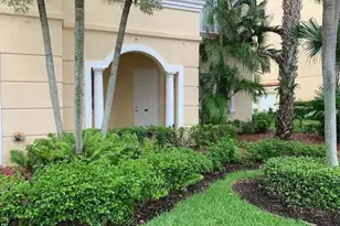 20 Harbour Isle Dr W, Fort Pierce, FL 34949 - Photo 1