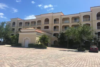 20 Harbour Isle Drive W #106, Fort Pierce, FL 34949 - Photo 2