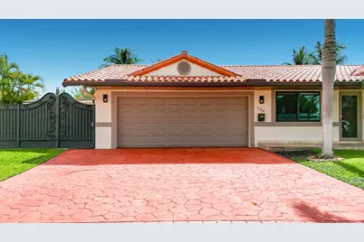 736 NW 12th Avenue, Dania Beach, FL 33004 - Photo 2