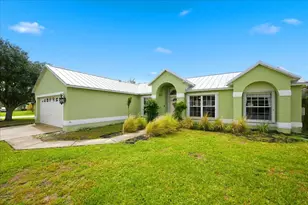 6208 NW Kukui Ct, Port Saint Lucie, FL 34983 - Photo 2