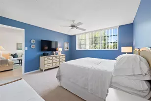 9420 S Hollybrook Lake Dr, Pembroke Pines, FL 33025 - Photo 14