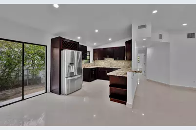 17551 NE 5th Avenue, North Miami Beach, FL 33162 - Photo 2