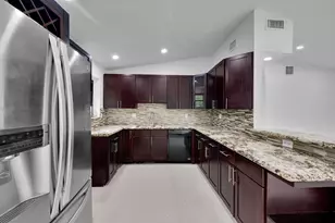 17551 NE 5th Ave, North Miami Beach, FL 33162 - Photo 16