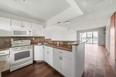 6215 W 20th Avenue #403, Hialeah, FL 33012 - Photo 6