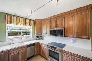 360 Grove Isle Circle, Vero Beach, FL 32962 - Photo 14