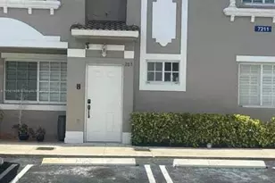 7211 NW 174th Terrace, Hialeah, FL 33015 - Photo 2