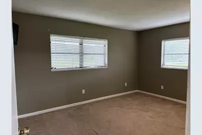 202 SW Crescent Avenue, Port Saint Lucie, FL 34984 - Photo 14