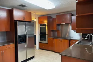 202 SW Crescent Ave, Port Saint Lucie, FL 34984 - Photo 4