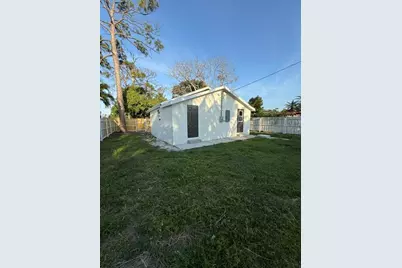 409 Perry Avenue, Greenacres, FL 33463 - Photo 18