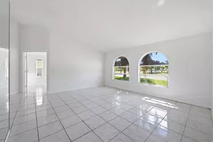 1371 SE Airoso Blvd, Port Saint Lucie, FL 34983 - Photo 4