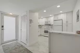 371 S Hollybrook Dr, Pembroke Pines, FL 33025 - Photo 10