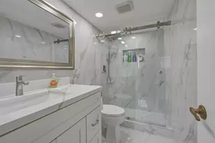 371 S Hollybrook Dr, Pembroke Pines, FL 33025 - Photo 4