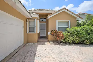 13284 Majestic Pine Ct, Delray Beach, FL 33484 - Photo 2