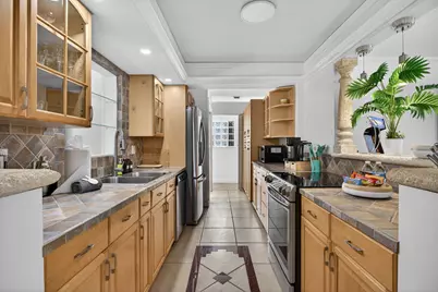 2101 NE 25th Street, Wilton Manors, FL 33305 - Photo 18
