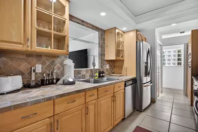 2101 NE 25th Street, Wilton Manors, FL 33305 - Photo 20