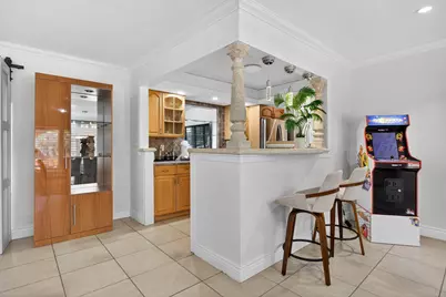 2101 NE 25th Street, Wilton Manors, FL 33305 - Photo 16