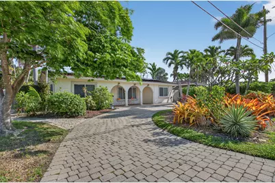2101 NE 25th Street, Wilton Manors, FL 33305 - Photo 2