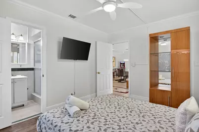 2101 NE 25th Street, Wilton Manors, FL 33305 - Photo 10